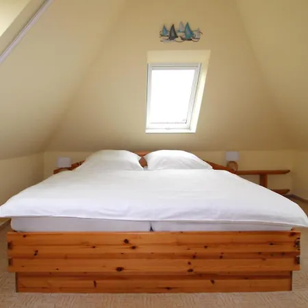 Haus Adrian Boddenblick Apartman